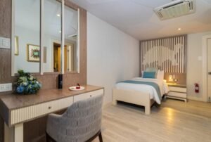 elite luxury catamaran single bed