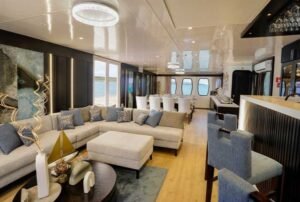 luxury cruise galapagos-alya catamaran social