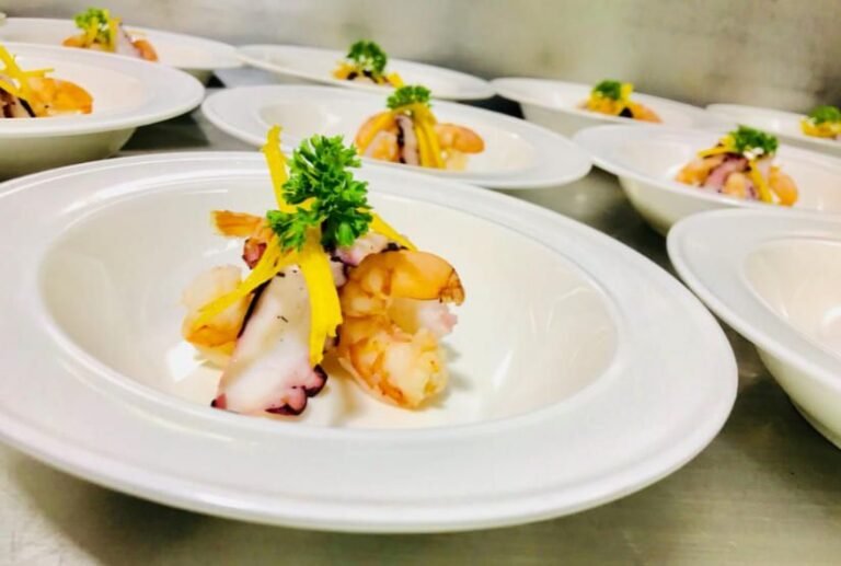 luxury cruise galapagos galaxy sirius catamaran food