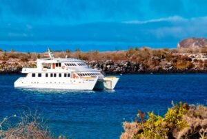 luxury crusies galapagos anahi catamaran