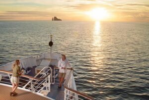 luxury cruise galapagos la pinta yacht