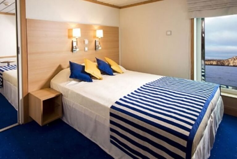 luxury cruise galapagos la pinta yacht room