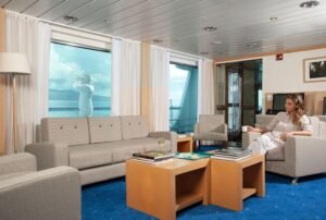 luxury cruise galapagos la pinta yacht social