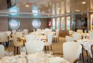 luxury crusies galapagos la pinta yacht rest