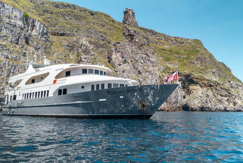 Galaxy Diver II Yach exterior