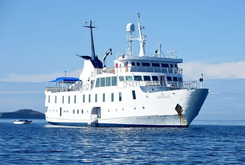 La Pinta yacht