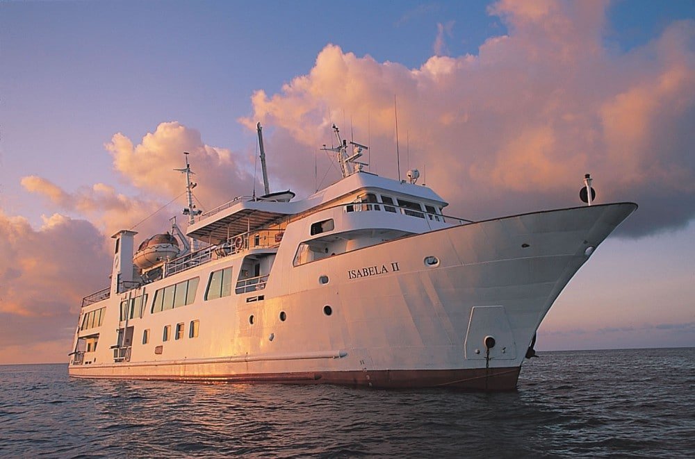 yacht isabela ii galapagos2